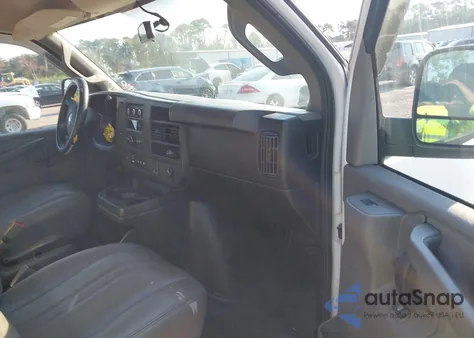 2018 Chevrolet Express 2500 Work Van from USA, damaged, VIN 1GCWGAFP3J1261246